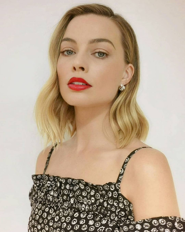 Gioielli primavera: i migliori ai Golden Globes 2021 Margot Robbie accessori