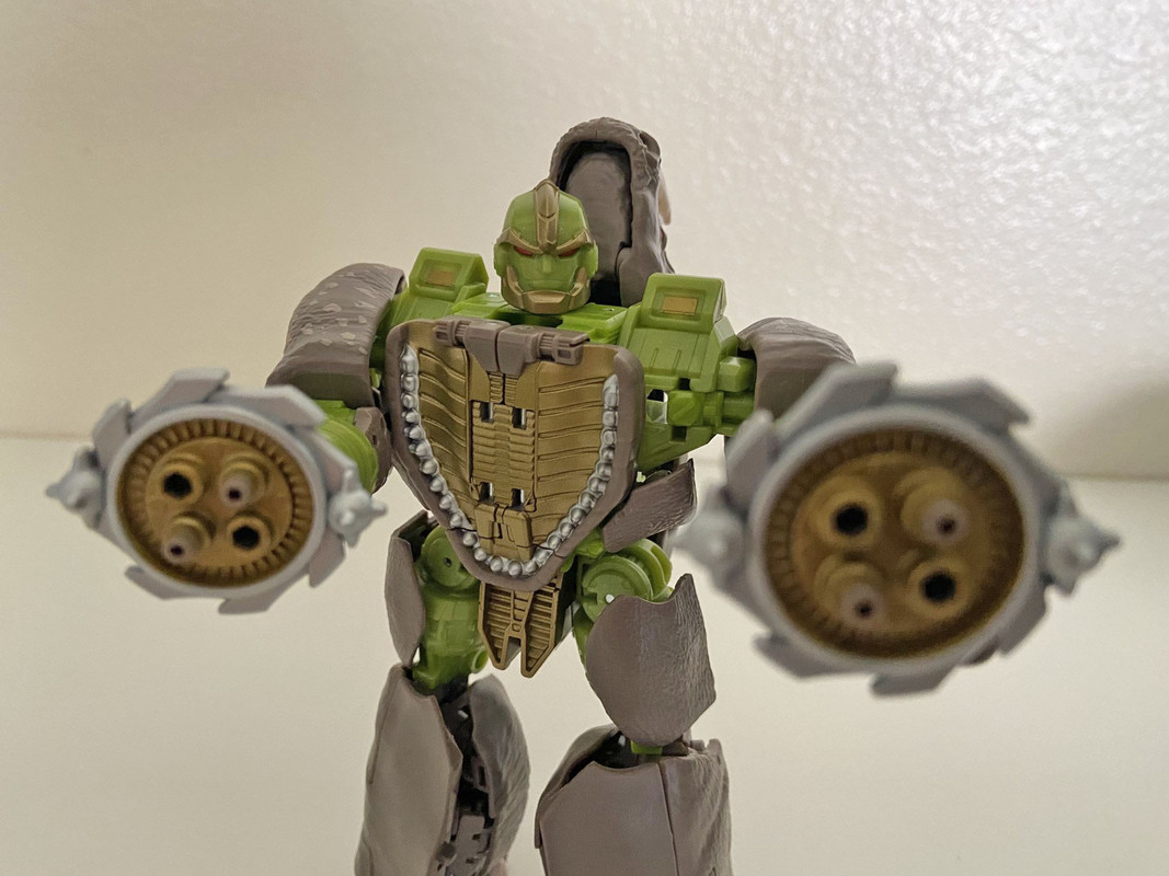 Kingdom-Rhinox-In-Hand-Images-14