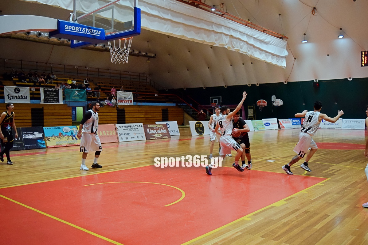 , &Mu;&alpha;&tau;&sigma;ά&rho;&alpha; &sigma;&tau;&eta;&nu; &Tau;έ&nu;&tau;&alpha;, &omicron; &Delta;ί&omega;&nu;&alpha;&sigmaf; &pi;ή&rho;&epsilon; &mu;&epsilon;&gamma;ά&lambda;&omicron; &delta;&iota;&pi;&lambda;ό &epsilon;&pi;ί &tau;&eta;&sigmaf; &Kappa;&alpha;&lambda;&alpha;&mu;ά&tau;&alpha; BC &mu;&epsilon; 92-81 &sigma;&tau;&eta;&nu; 2&eta; &pi;&alpha;&rho;ά&tau;&alpha;&sigma;&eta; (&phi;&omega;&tau;ό & &beta;ί&nu;&tau;&epsilon;&omicron;)