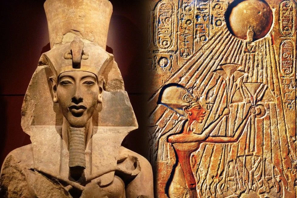 Akhenaten Worshiping the Aten