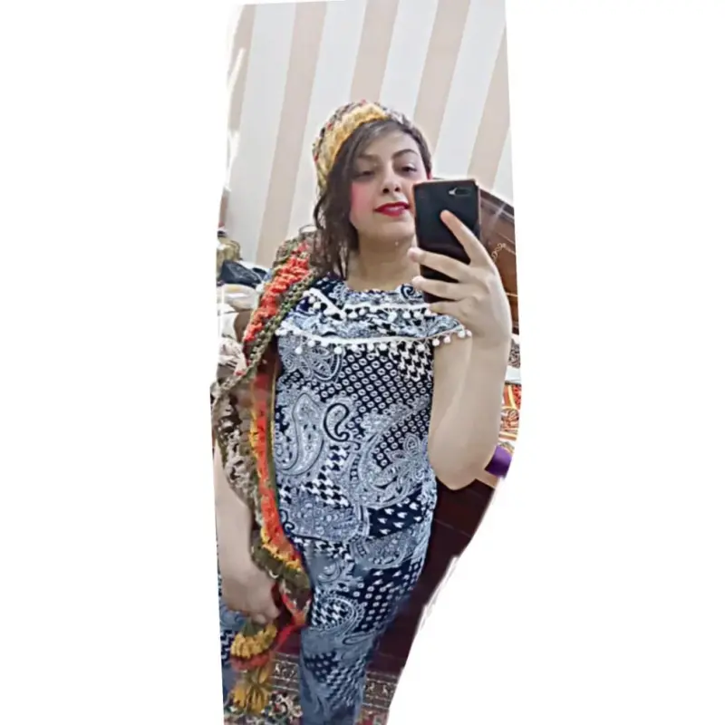 بنوتة بنت ناس اوي تحسها خارجه من صنية بسبوسه 320171638371201