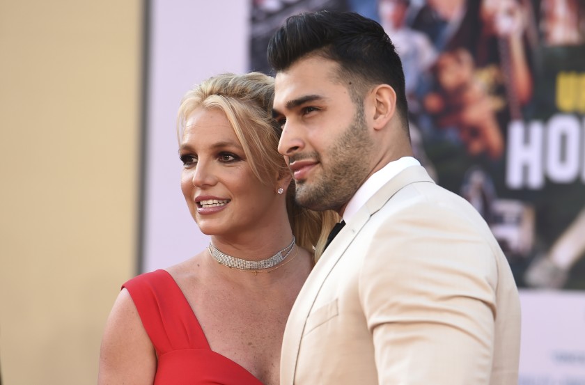 Sam Asghari sorprende a Britney Spears al regalarle un adorable perrito