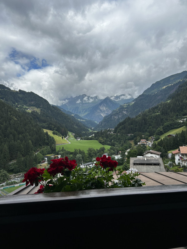 0BA5F94D-44E5-438C-B52C-B479FBEB76D5