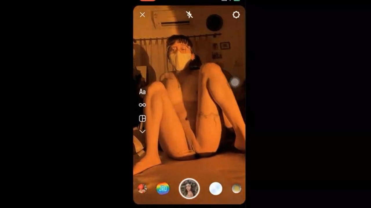 กลุ่มลับ Discord ติ้ว โชว์.mp4_snapshot_10.21.000