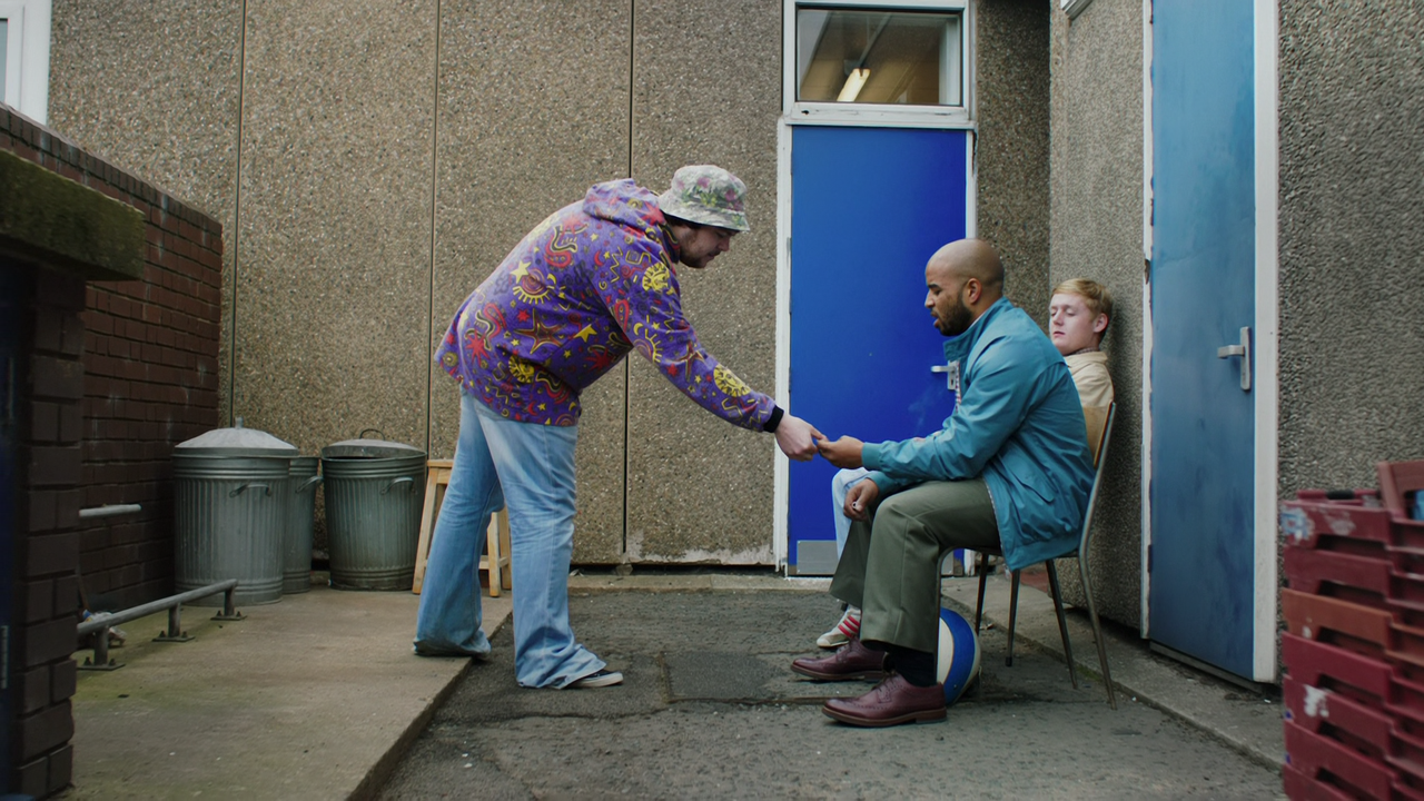 This Is England (2010) - S03E01 - '90 - Spring (1080p x265 Panda