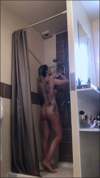 [Image: Voyeur31405143043.jpg]