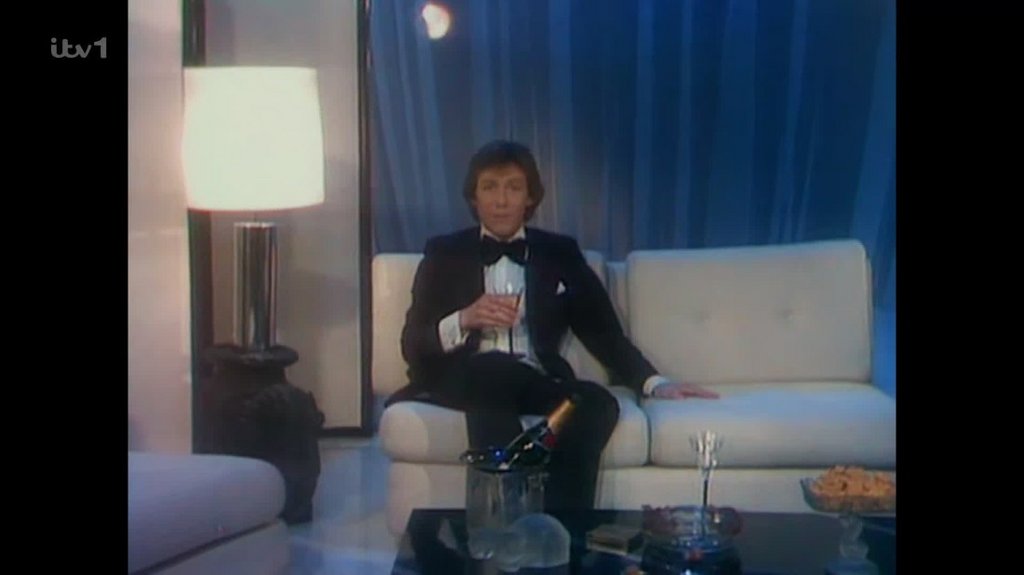 [Image: lwx1az0g9l4o.jpg]