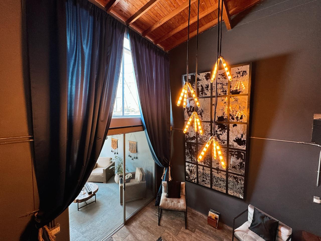 Suite 301 · Loft dúplex con jacuzzi