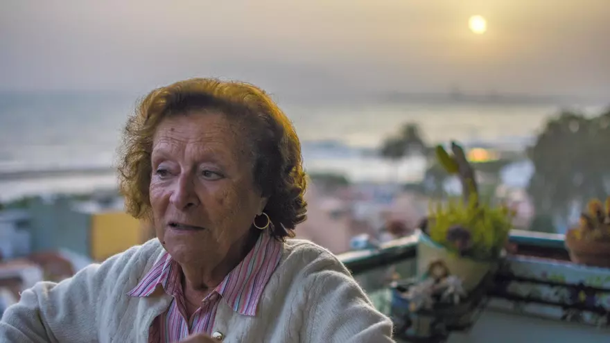 Toti Vega, en la terraza de su casa en Málaga