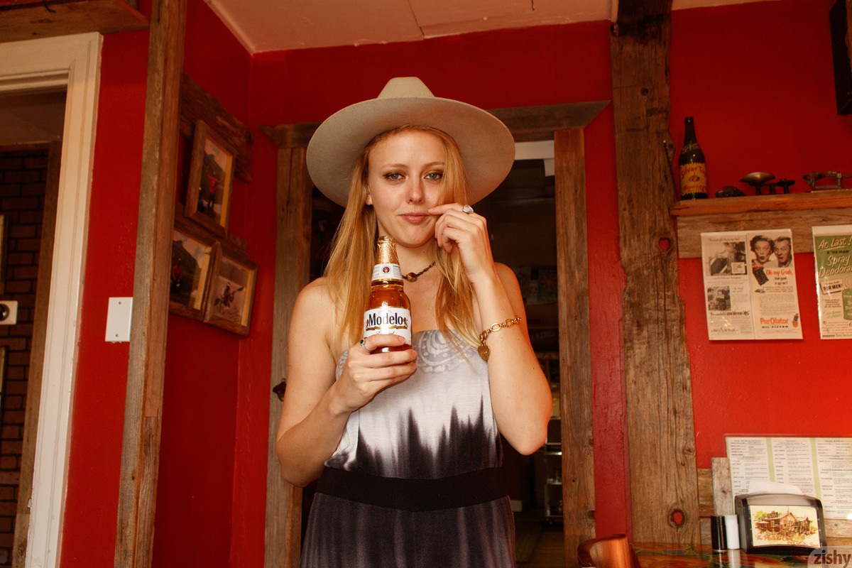 full_004_1204551216172653