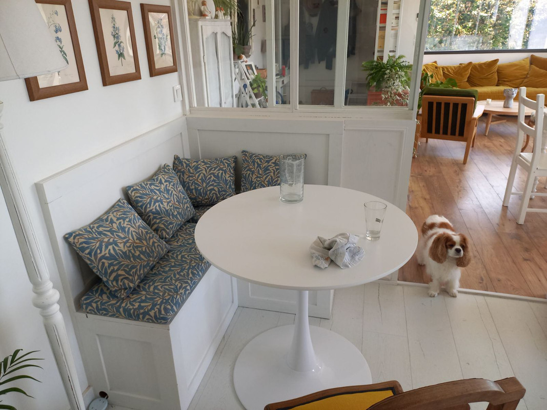 Banquette et coussins de tapissier décorateur