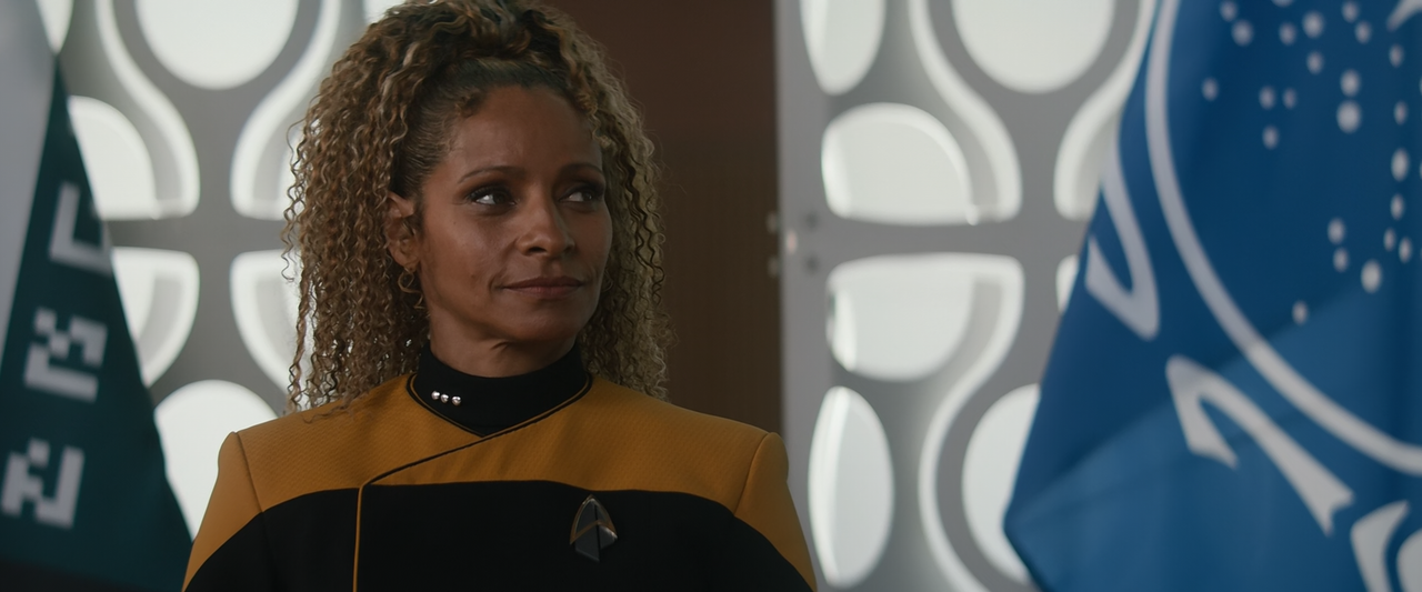 Star.Trek.Picard.S02E01.The.Star.Gazer.1080p.10bit.AMZN.WEB-DL.DDP5.1.HEVC-Vyndros.mkv_snapshot_16.4