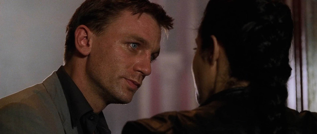 Lara Croft: Tomb Raider 2001 BluRay [Hindi + Tamil + Telugu + English] 480p, 720p, 1080p ESub Screenshot
