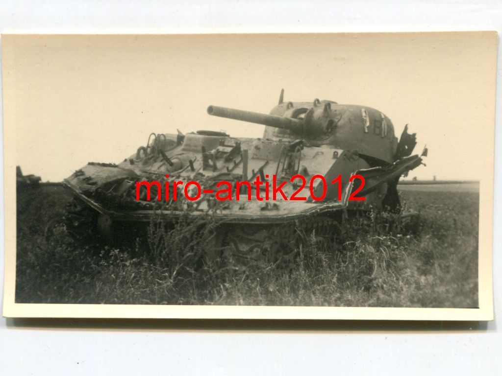 Wehrmacht, zerstörter englischer Panzer, Tank, N