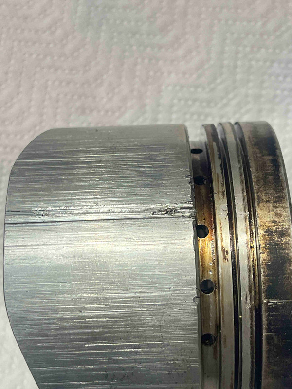 Piston rayé 2
