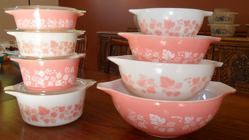 pinkpyrexdishesjpg.jpg
