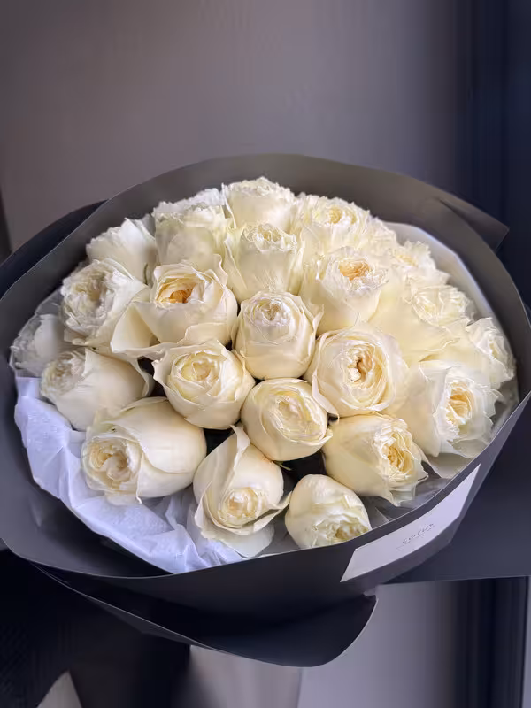 Букет білих троянд М