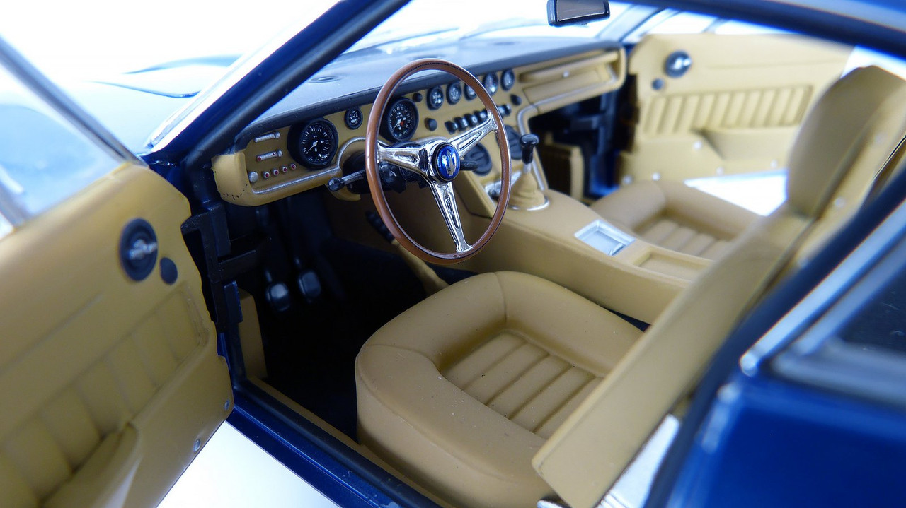 1:18 Minichamps Maserati Ghibli Coupe 1969 | DiecastXchange 1:18 Minichamps Maserati Ghibli Coupe 1969 | DiecastXchange