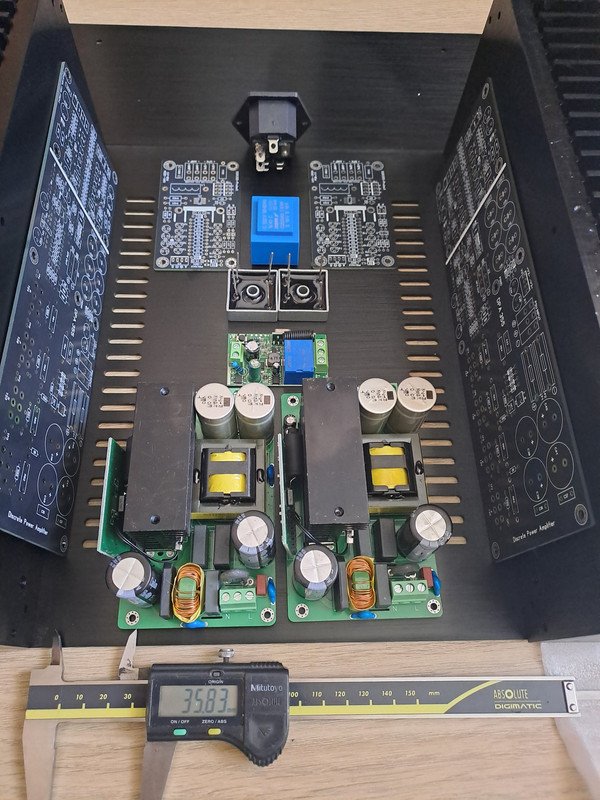 Zdroje rovnoběžně