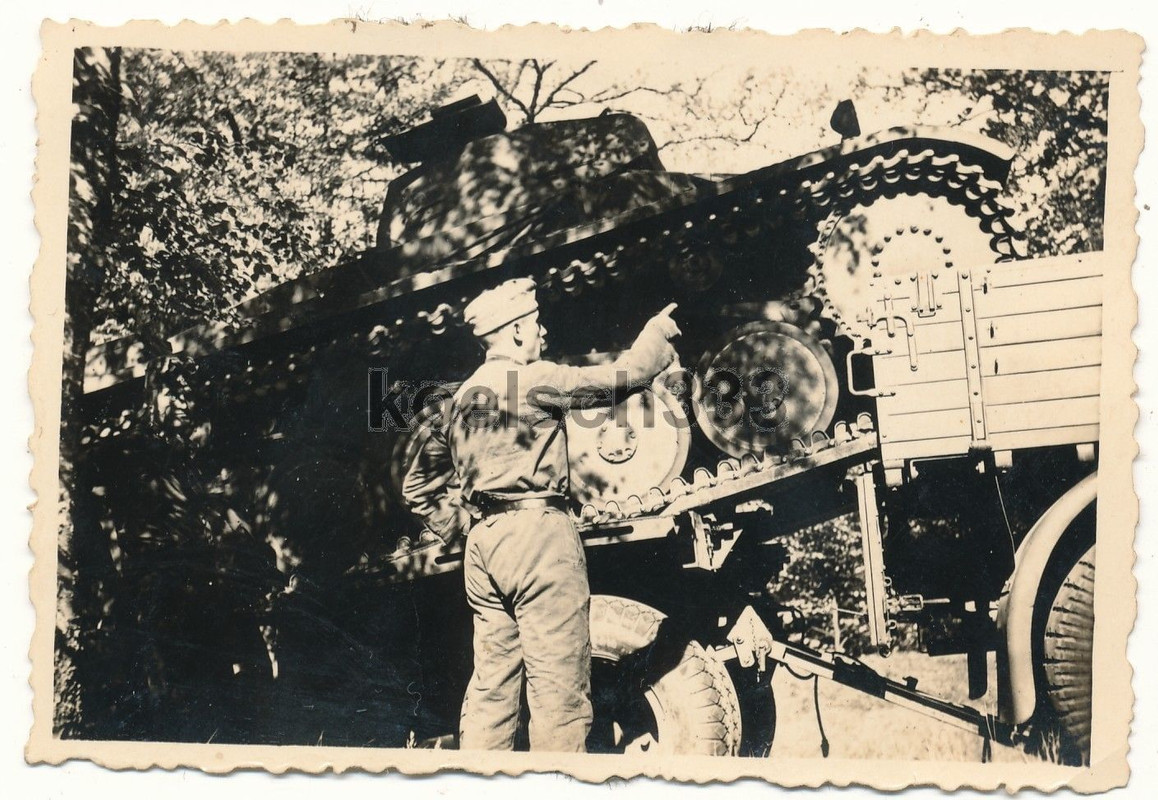 Panzer Verladung auf Büssing LKW über Tieflader 