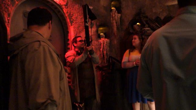 DISNEYLAND ~ STAR WARS: GALAXY'S EDGE, LA GUIA - Blogs de USA - SAVI'S WORKSHOP HANDBUILT LIGHTSABERS: Montando nuestro sable láser (80)