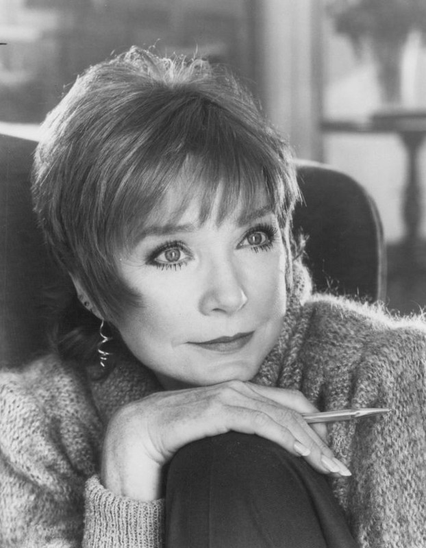 Shirley_MacLaine_c10