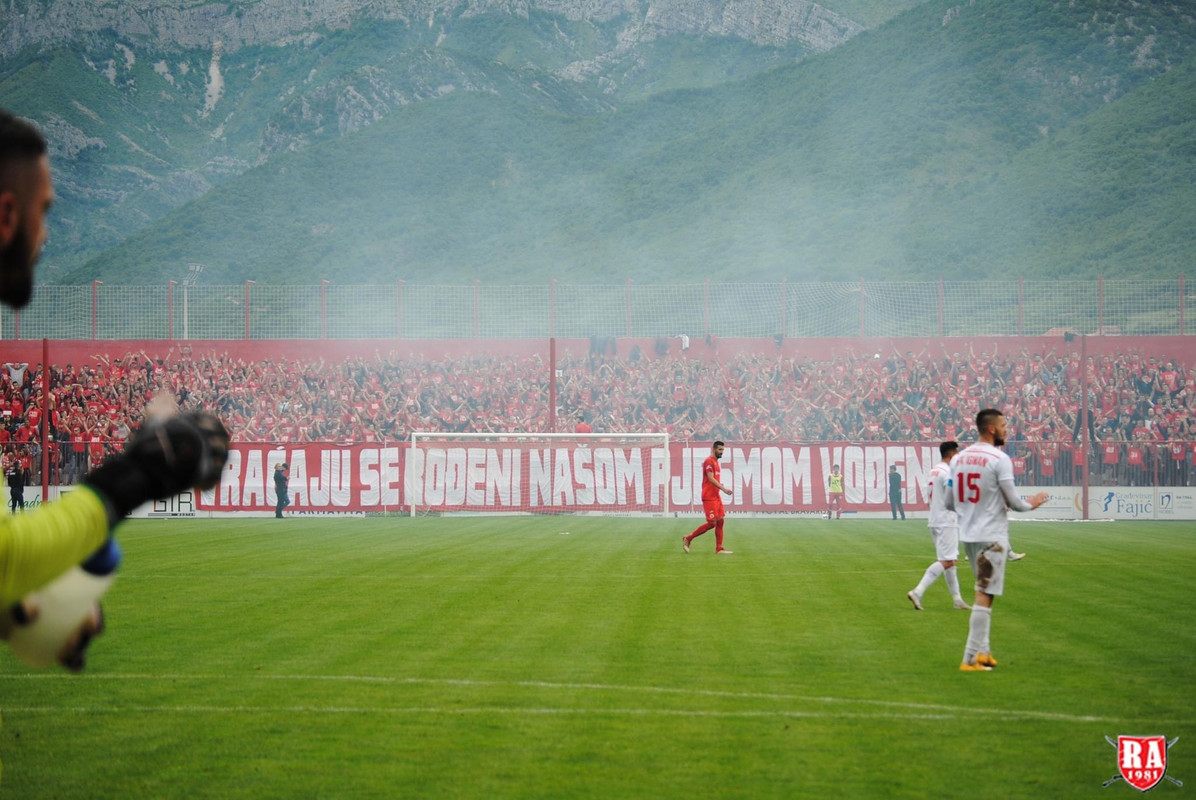 3C003968-4640-41C7-9812-F9F932ED491E