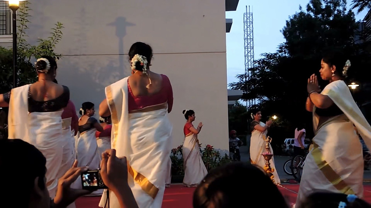 Auntie Big Navel.mkv_snapshot_02.35.581