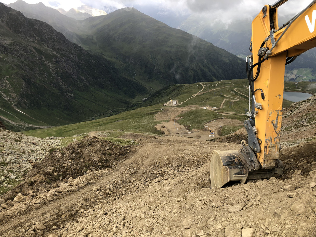 BF4ACE98-B30A-4920-AF7A-4FDD5A761B37