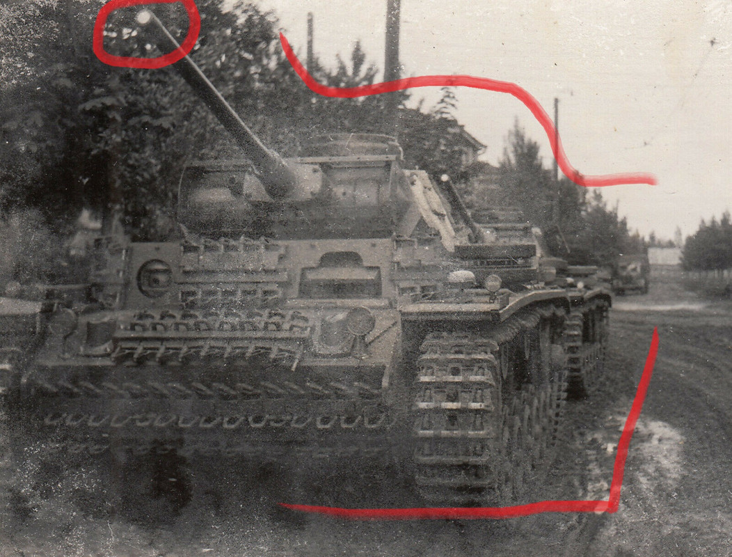 Foto WH Soldat Panzer Tank III. Langrohr Einsatz Rußland1