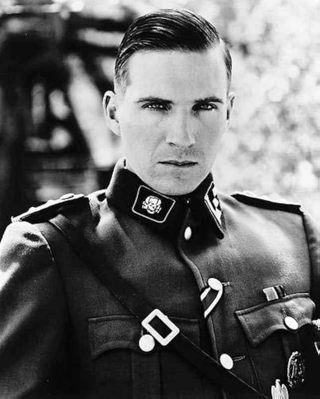 Amon Goeth (Schindler s List)