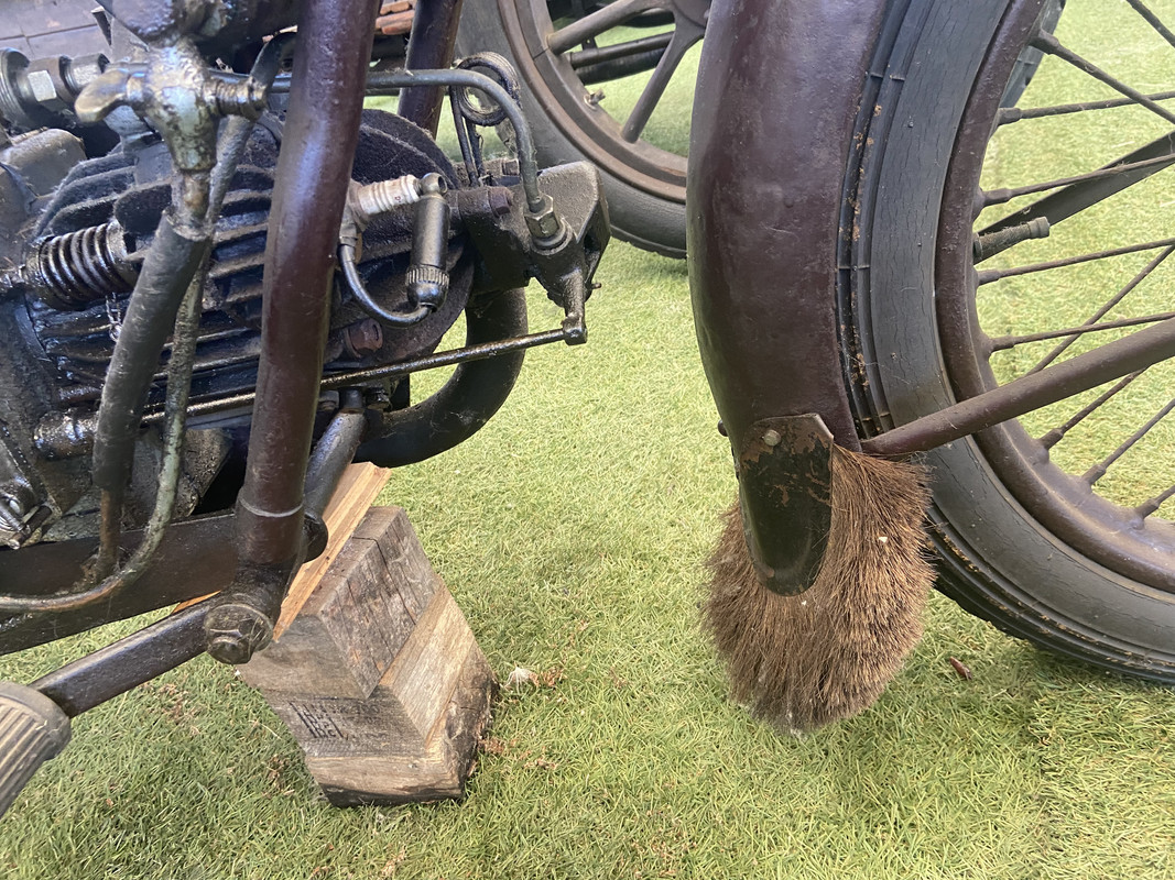 5AB06D14-D6AB-4B9E-ADD5-9FA94E5A323F