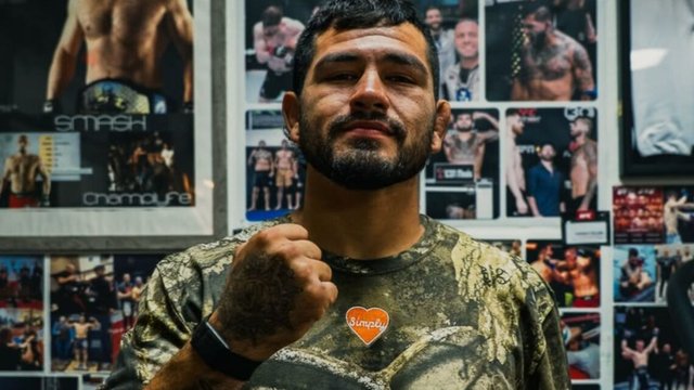 Антъни Ернандес се оттегли от главния мач в UFC Ванкувър заради контузия