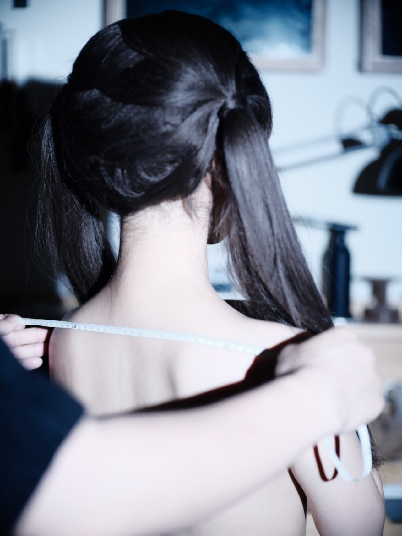 蠢沫沫王动作品集，蝴蝶结与长发的冷峻美学，104P+1视频插图1