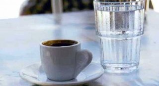 Μυστικά αντιγήρανσης από τον ελληνικό καφέ Elinikoskafes-medium