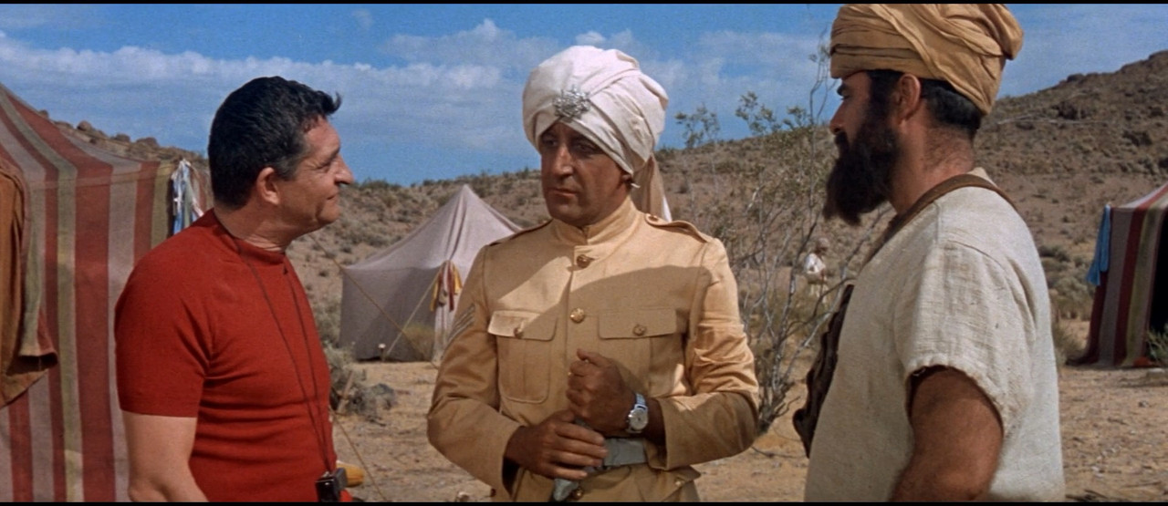 cap_The Party (1968) Dual Sub 1080p_00_05_09_01