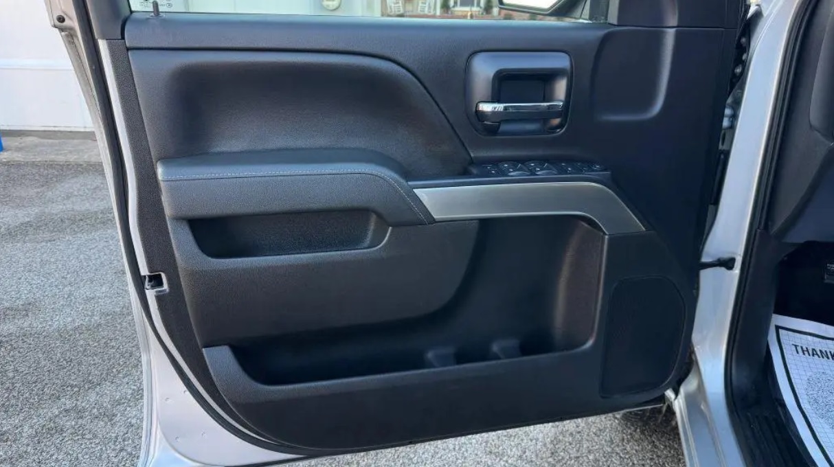 Vehicle thumbnail 25