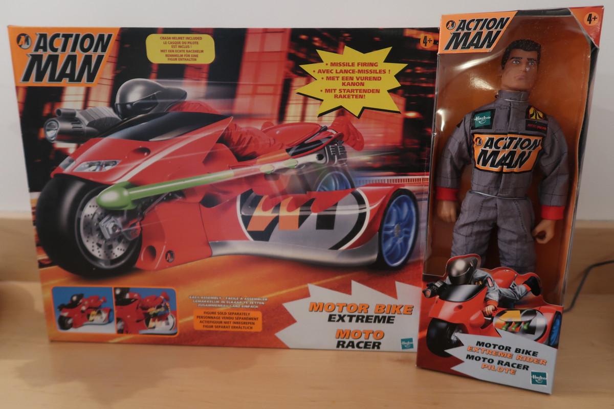 Extreme Sports figures, carded sets and vehicles. ADAF0763-2-E60-4549-9-B3-A-210-AFB4-BE287