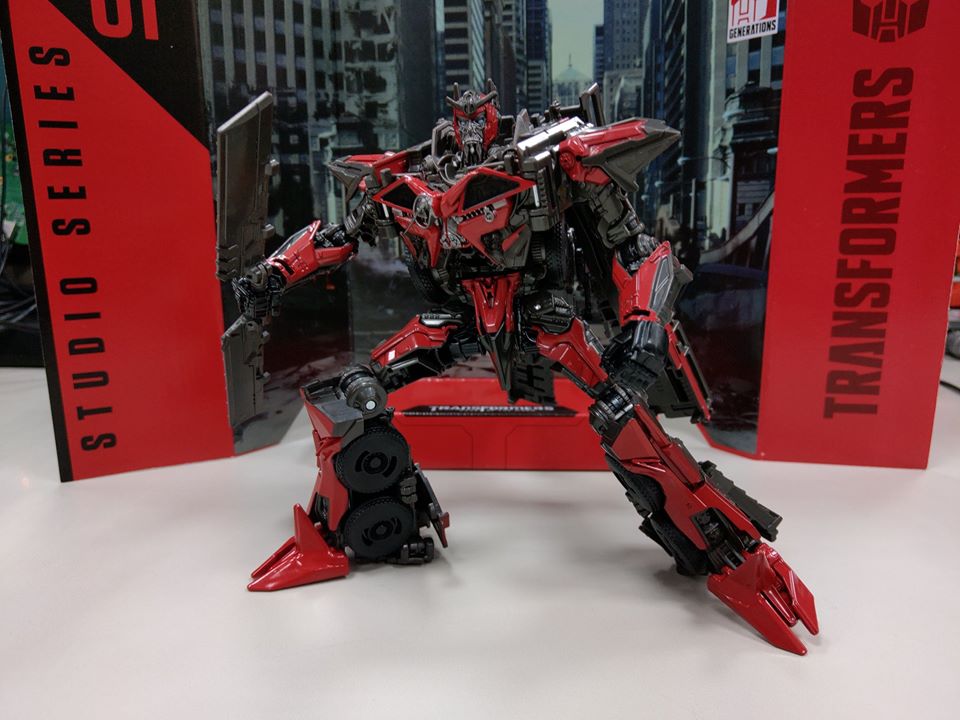 Studio-Series-SS-61-Sentinel-Prime-12