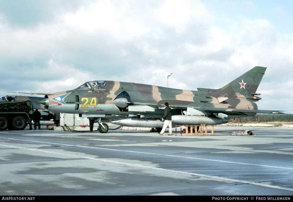 20 GvAPIB Su-17M4 24 yellow_14816 (11)e 05.04.94