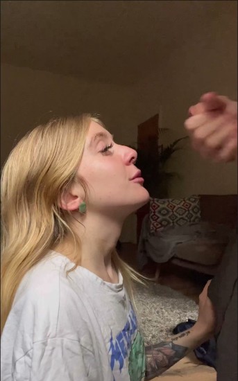 [Image: Cumshots3459020818.jpg]
