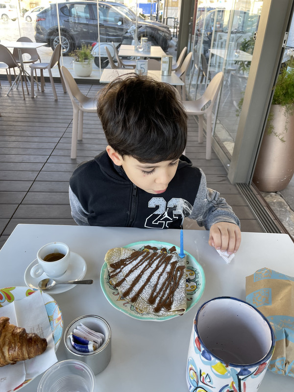 D8BD5119-5DC1-4017-83A2-4F43C1155E3C