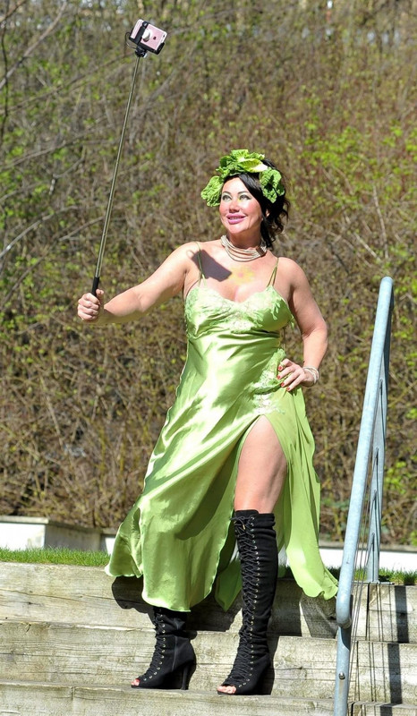 Lisa-Appleton-UpskirtSTARS.com-16-1-1024x1467 (2)