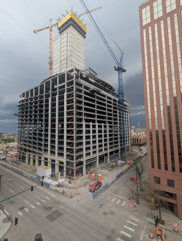 PXL_20250423_222918537