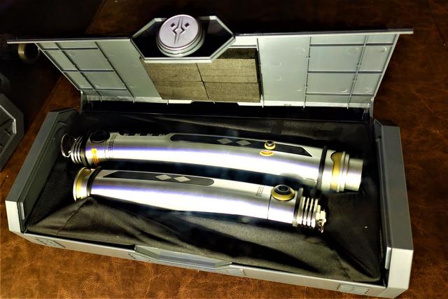 DOK-ONDAR DEN OF ANTIQUITIES: Tienda-museo para amantes de Star Wars - DISNEYLAND ~ STAR WARS: GALAXY'S EDGE, LA GUIA (33)