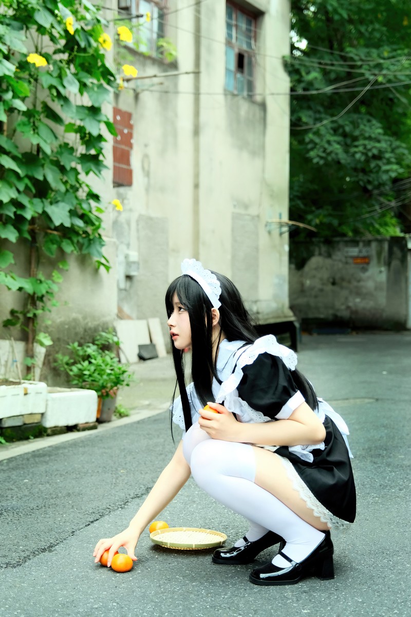 白莉爱吃巧克力 深巷女仆 Cosplay 写真【11P｜487MB】插图4