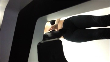 [Image: Voyeur18195095209.jpg]
