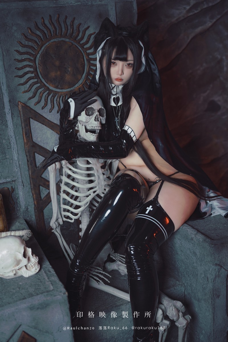 落落Raku 莉莉丝 Lilith Cosplay 写真 46P插图5