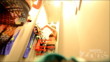 [Image: Voyeur17395080108.jpg]