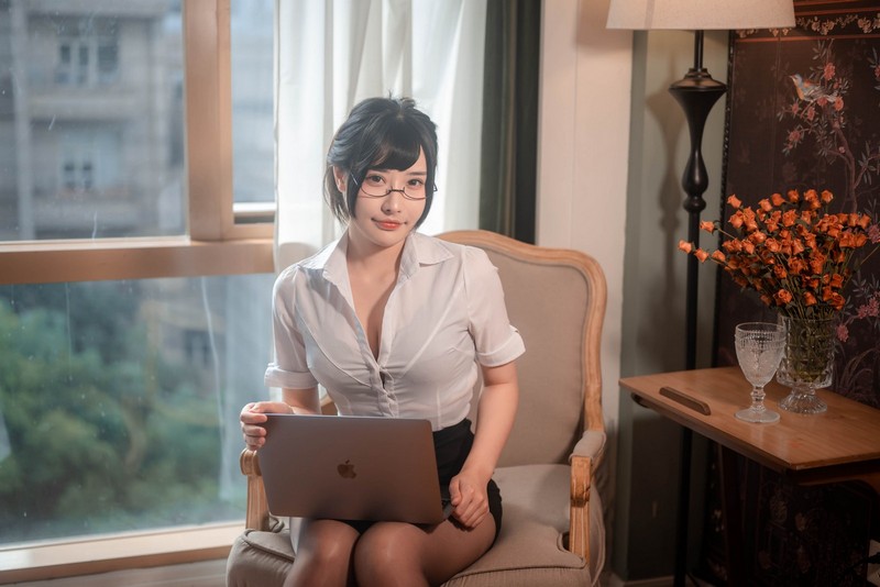 糖果果Candy 室内OL 制服 Cosplay 写真集【102P｜325.8MB】插图3